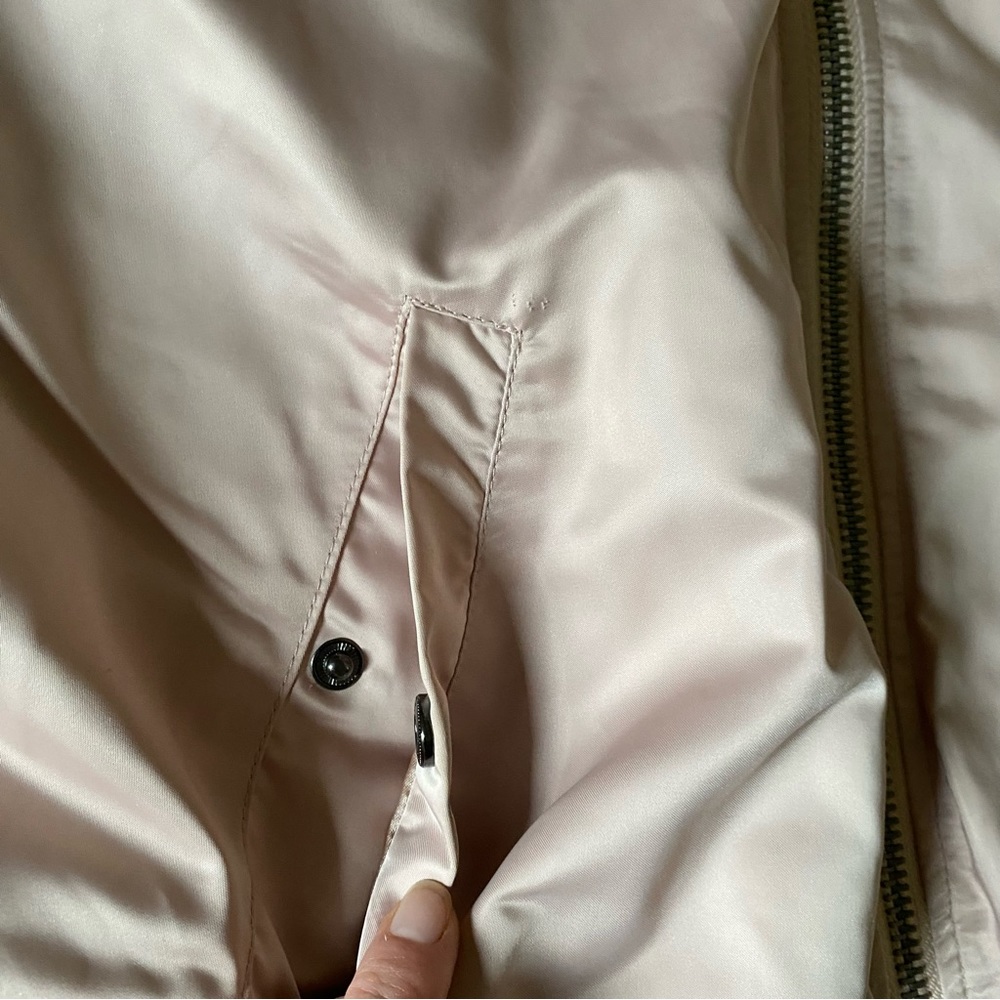 Light Pink Satin Members Only Bomber Jacket - Picture 9 of 9
